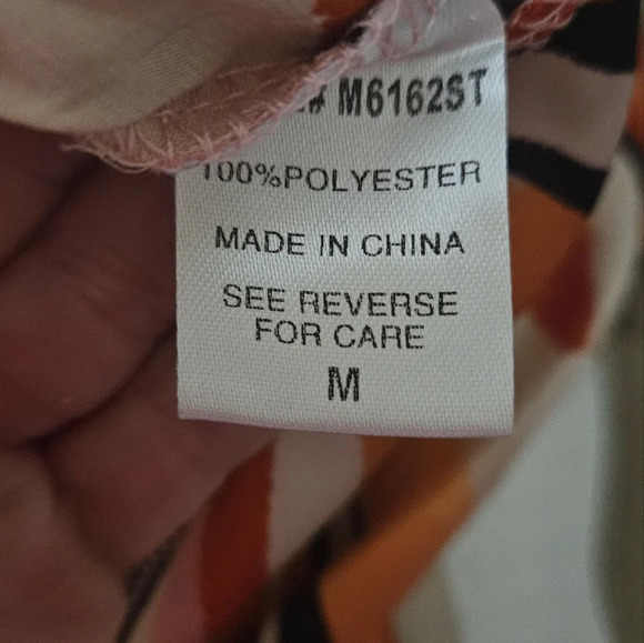 MILEY+MOLLY Surplice front long sleeve loose fit blouse top. Red/pink. MED - Picture 6 of 13